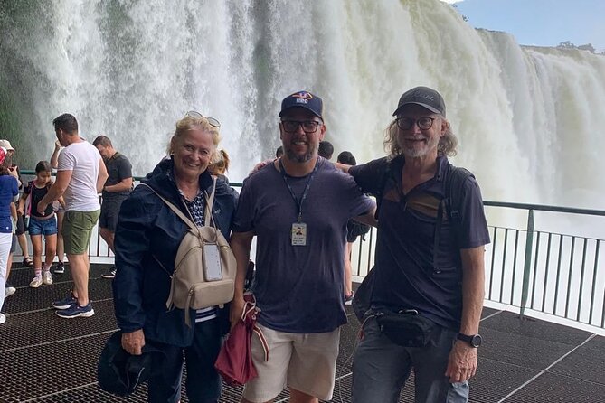 1 Day Private Tour of Brazilian and Argentine Waterfalls - Families and small groups