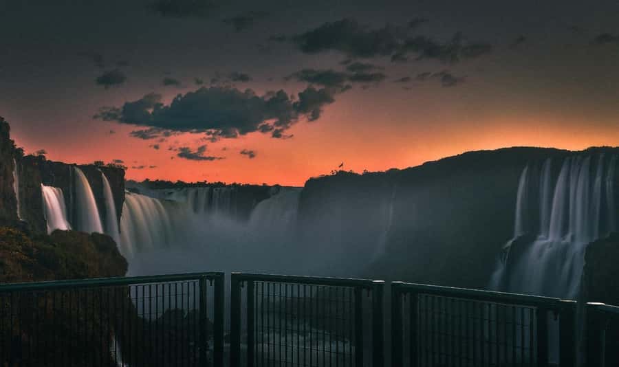 2-Days Private Tour Brasil & Argentina Iguassu Falls - What the $180 price really covers