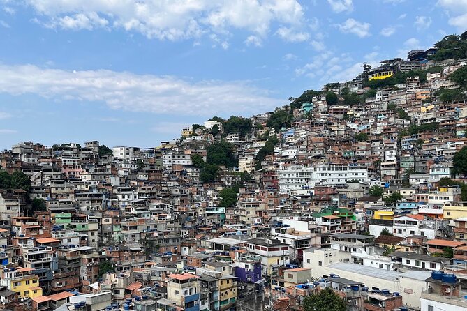 2h30 circuit in the Vidigal Favela - Morro Dois Irmãos and Rio’s best viewpoints