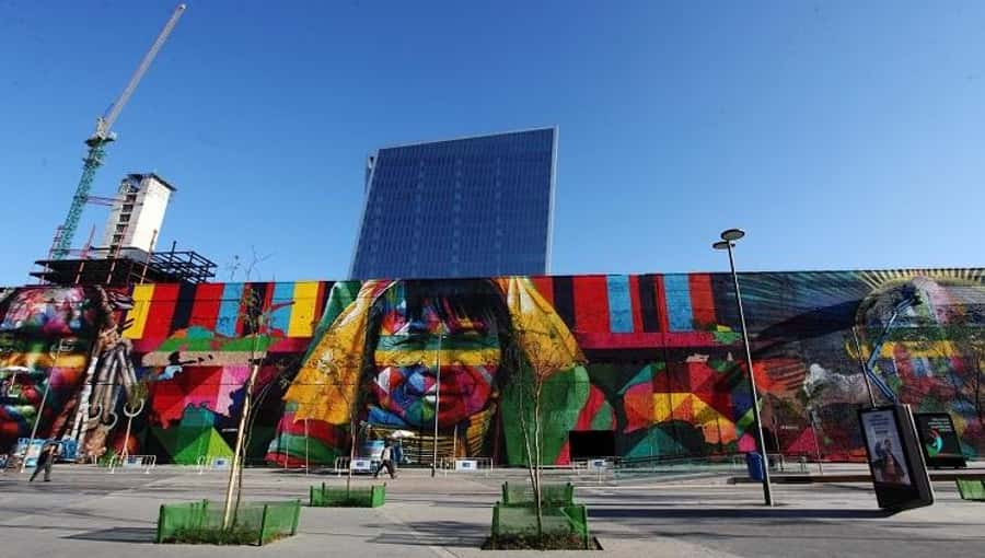 3-Hour Urban Arts Walking Tour - Riding Rio’s VLT to Olympic Boulevard