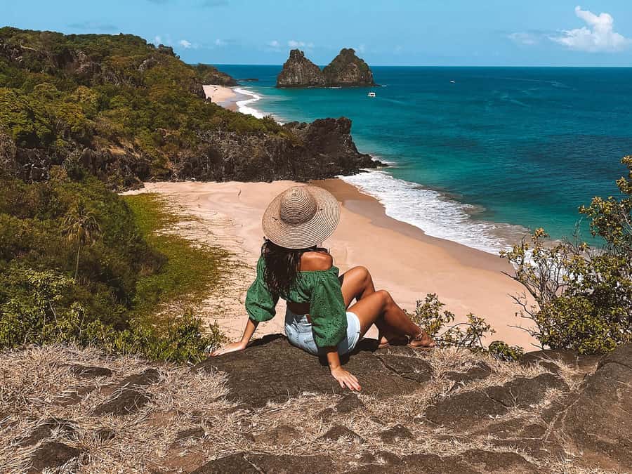 7-Hour Island Adventure: Fernando de Noronha Ilhatour - Leão and Sueste: two different kinds of sea time