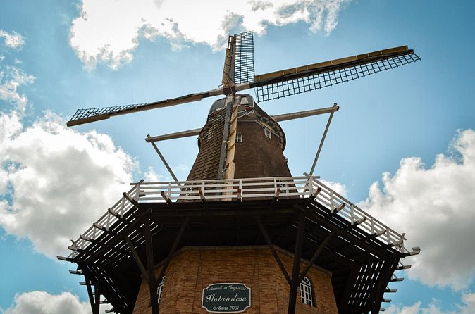 8-hour guided tour of the Dutch Colonies of Paraná - Castro and Castrolanda: farms, dairy, and grain