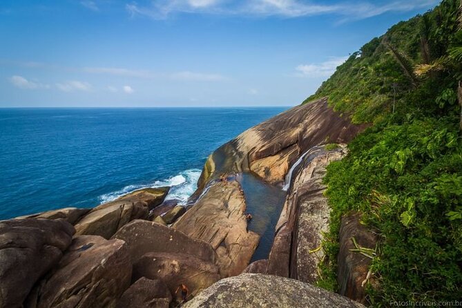 Adventure Experience to Saco Bravo Waterfall - BY PARATY TOURS - The rainforest hike is the real test