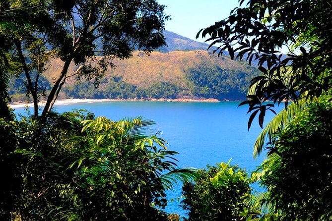 Adventure experience to Sono Beach - BY PARATY TOURS - The one-and-a-half-hour forest trail