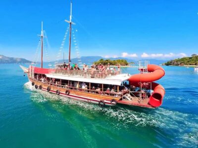 Adventures in Angra and Ilha Grande with Guide and Lunch