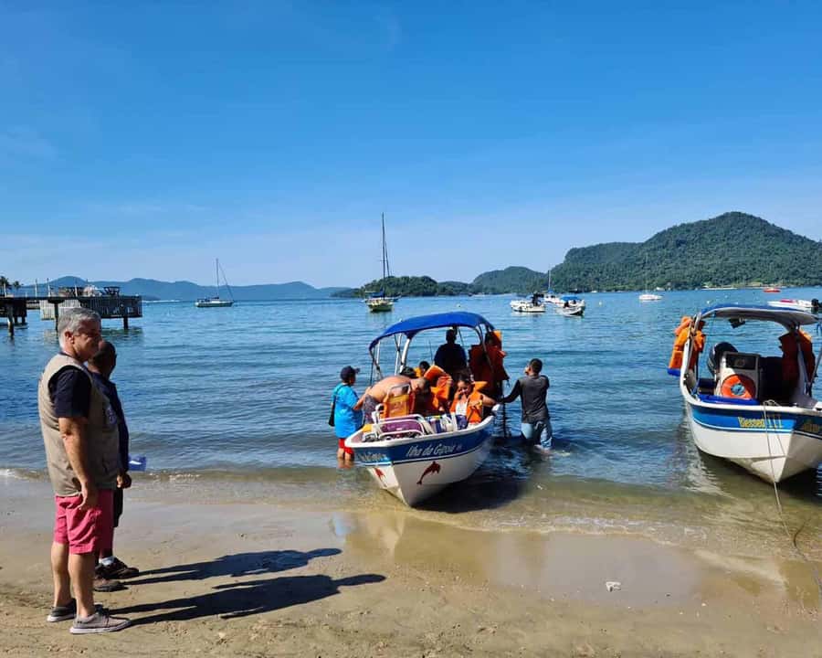 Adventures in Angra and Ilha Grande with Guide and Lunch - Praia de Cataguases, the Best Photo Setting