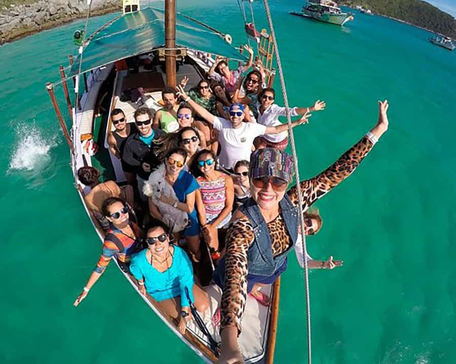 Adventures in Angra and Ilha Grande with Guide and Lunch - Lunch at Praia de Japariz