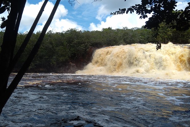 Amazon Rainforest Tour, Trails, Jungle, Caves and Waterfalls - Sucuriju is a quick photo stop, not a swimming hole