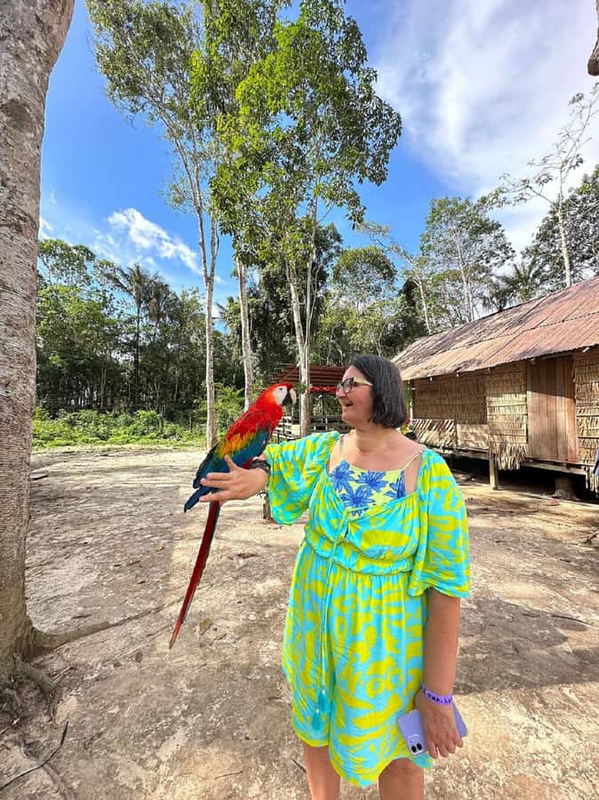Amazon Safari® Manaus: Day trip on the Amazon River - Meeting an indigenous community