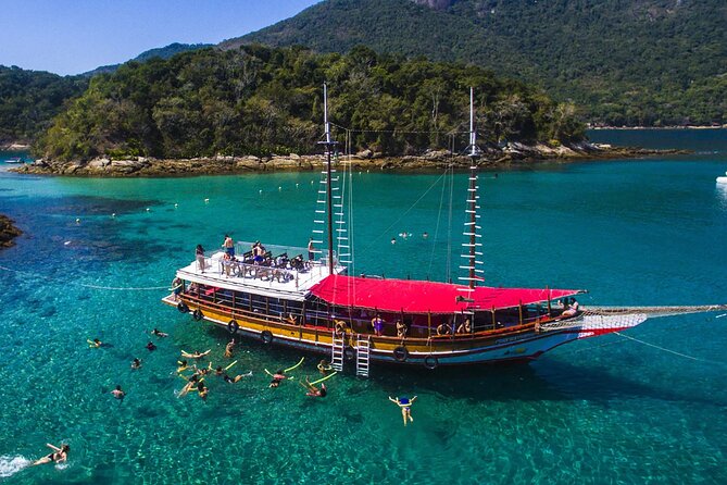 Angra dos Reis and Ilha Grande Tour in an Adventure Day - Araçatibinha Beach and the first swim