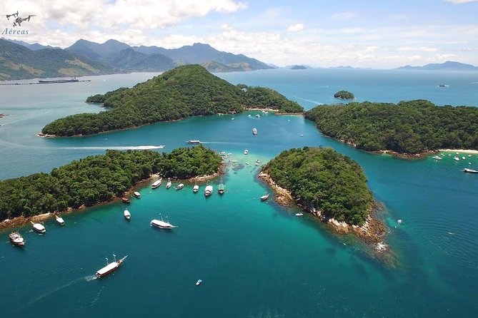 Angra Dos Reis + Ilha Grande - Music, drinks, and the onboard atmosphere