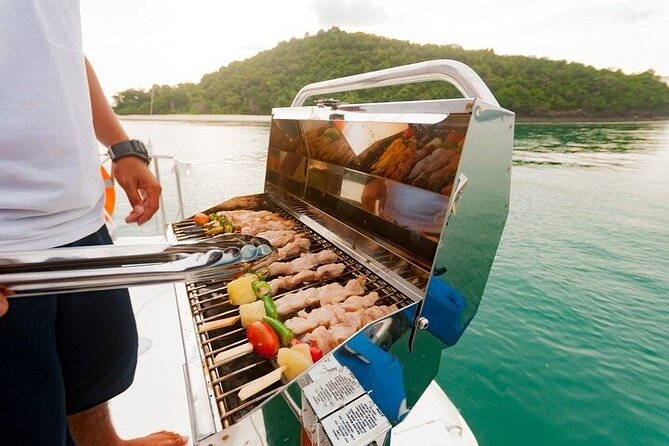 Angra & Ilha Grande From Rio: Boat Tour With Barbecue and Drinks - The price makes more sense for six people