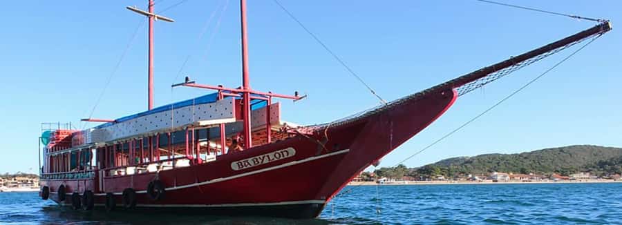 Armação dos Búzios: 3-Stop Schooner Boat Ride - João Fernandes and the first swim stop
