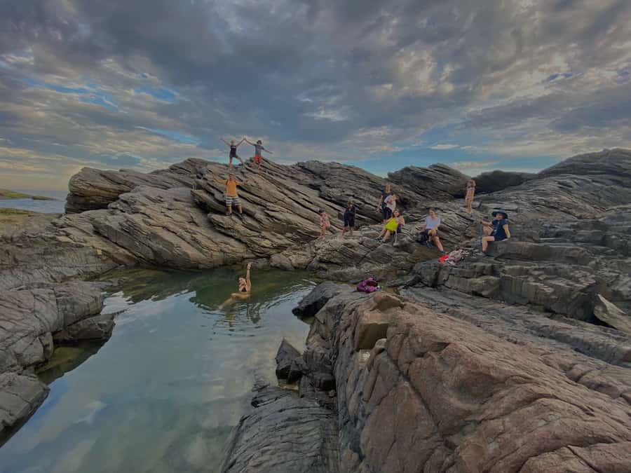 Armação dos Búzios: Walk Through the Natural Pools in Búzios - Fitness, safety, and what to pack