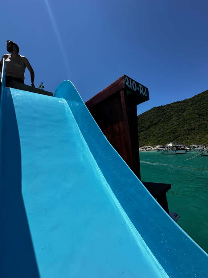 Arraial do Cabo: Boat Trip with Waterslide - Ilha do Farol, the first beach stop