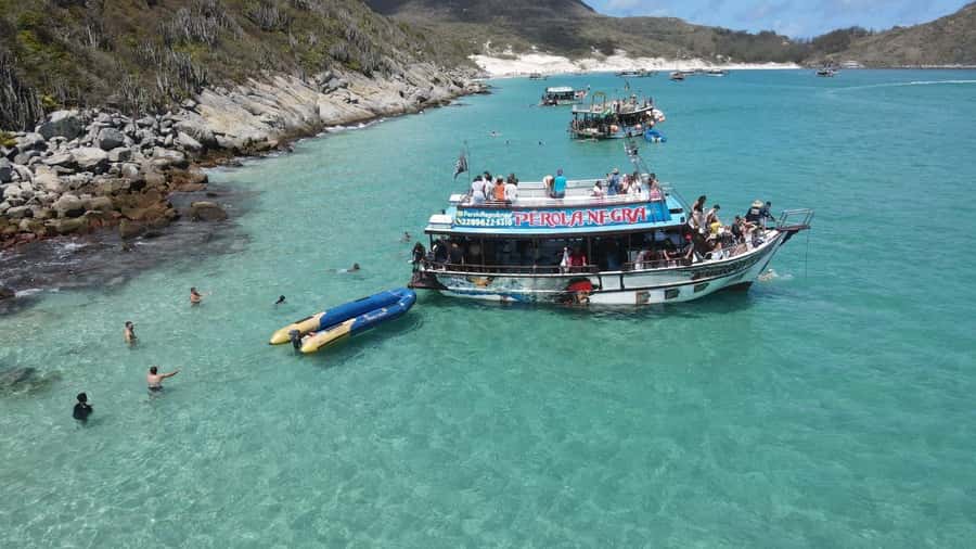 Arraial do Cabo: Boat Trip with Waterslide - Swimming at Praia do Forno