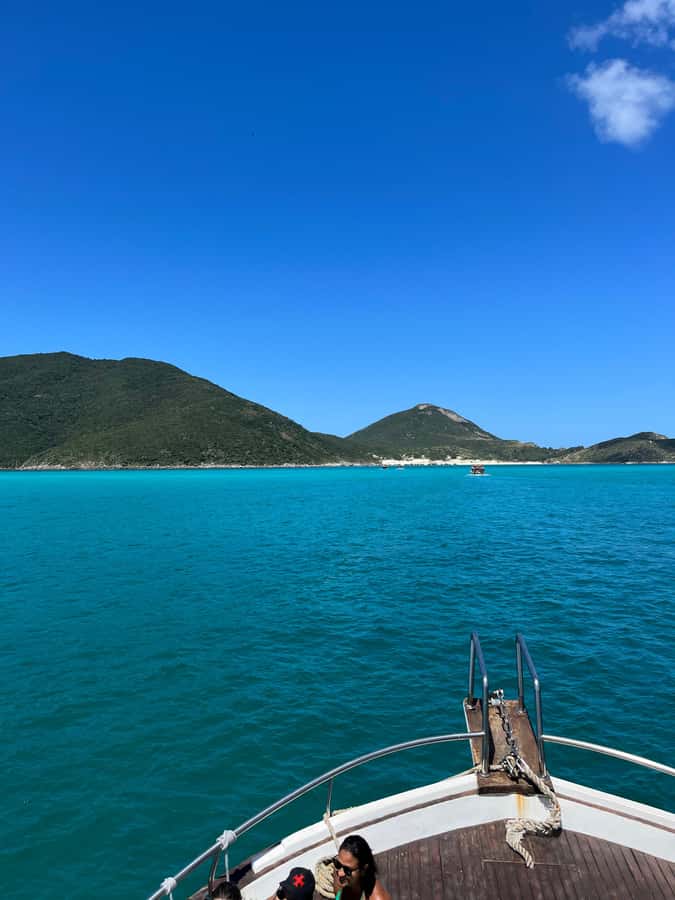 Arraial do Cabo: Boat Trip with Waterslide - Food, drinks, bathrooms, and onboard comfort