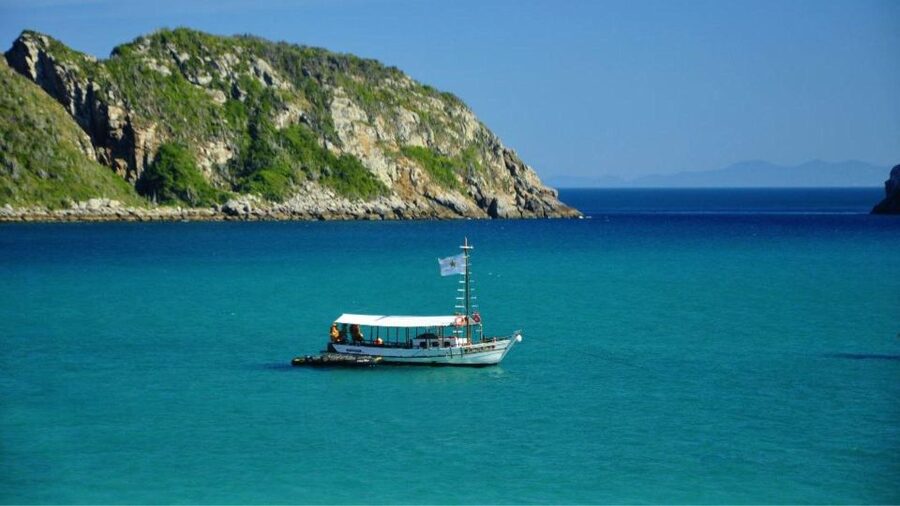Arraial do Cabo: Special Boat Trip + City Tour - Farol Island and its 40-minute beach stop