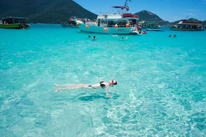 Arraial do Cabo Wonderful Tour with Lunch Included - Fenda de Nossa Senhora: rocks, water, and photographs
