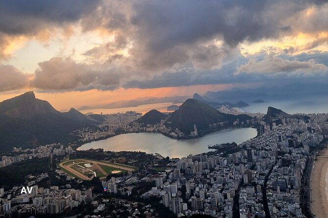 AVenturismo 2 Irmãos hill + Favela of Vidigal - Walking Across Vidigal For Nearly Two Hours