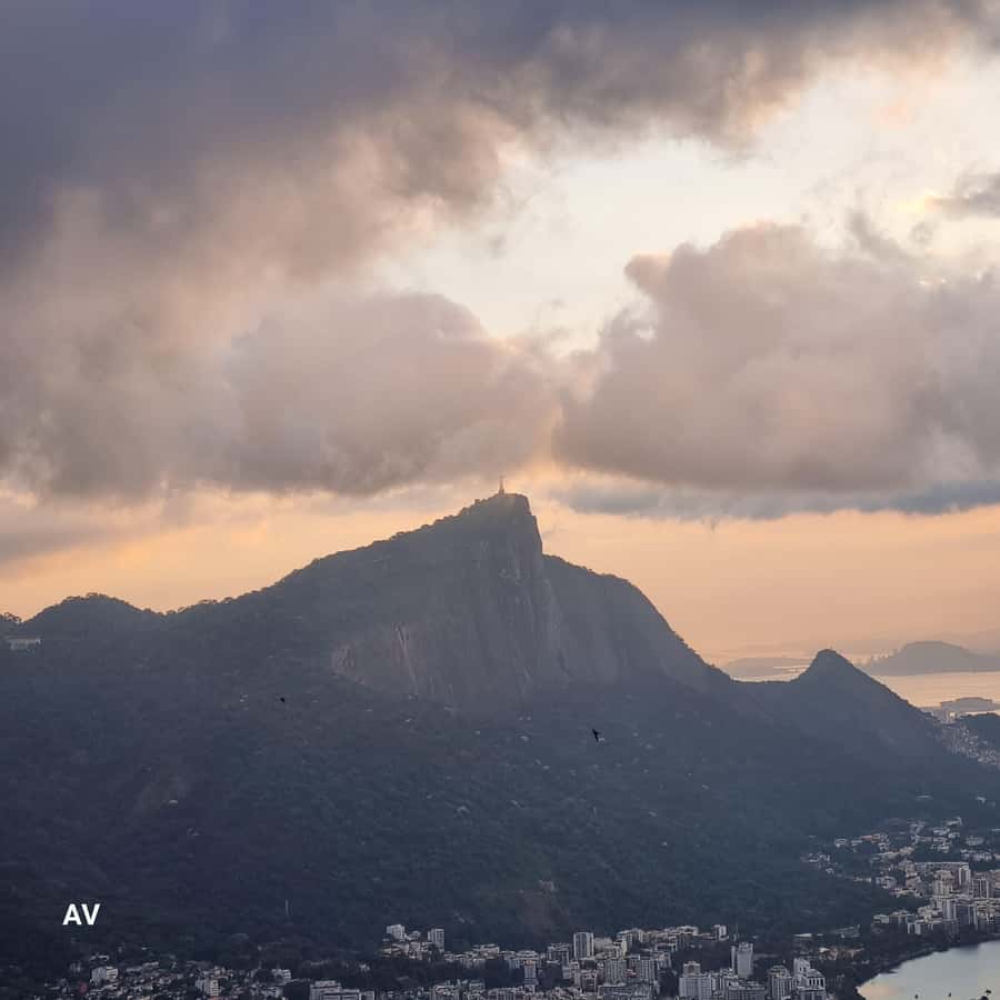 AVenturismo 2 Irmãos hill + Vidigal Favela - Reaching the Big Brother Summit