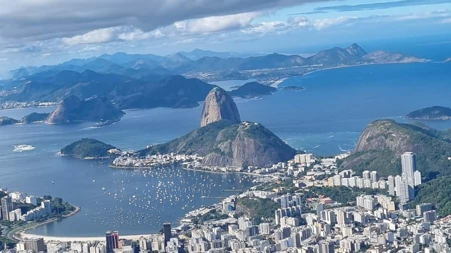 AVenturismo Pão de Açúcar - Two hours across rock and steep ground