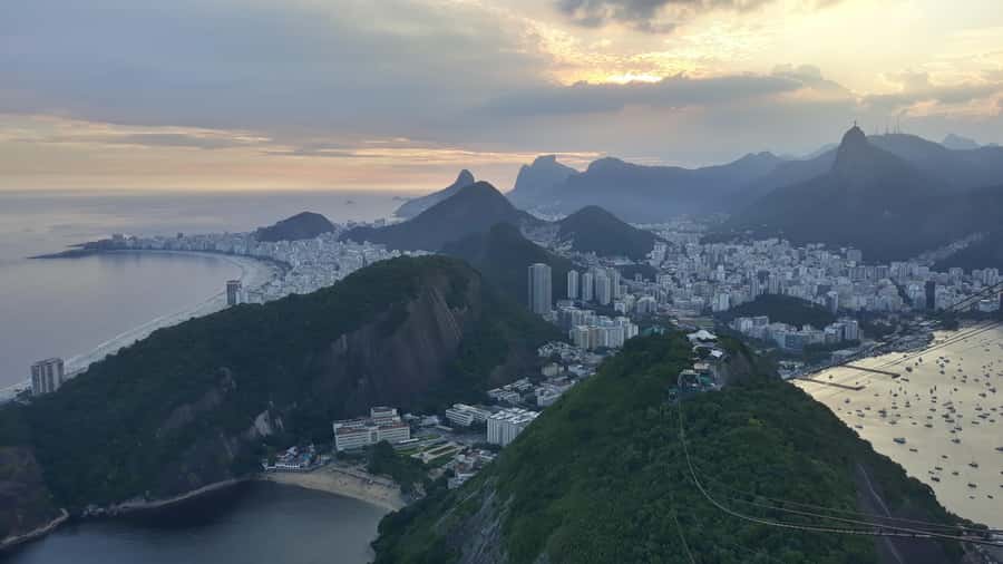 AVenturismo Pão de Açúcar - Reaching the 396-meter summit