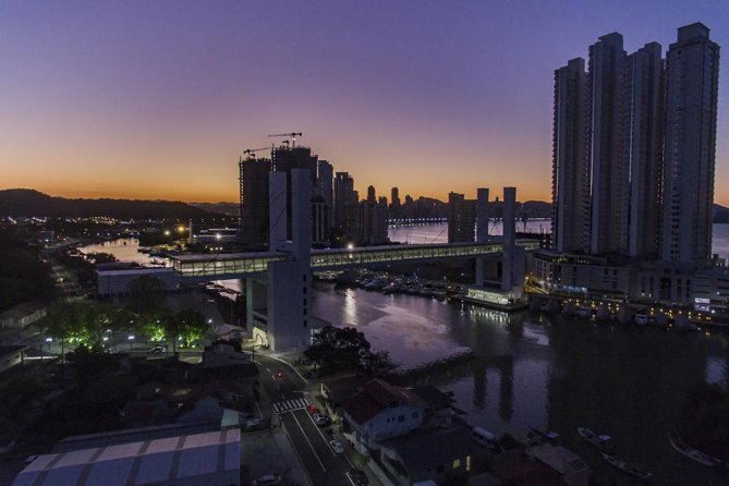 BC by Night - with dinner - North Pontal Deck and Estrada da Rainha