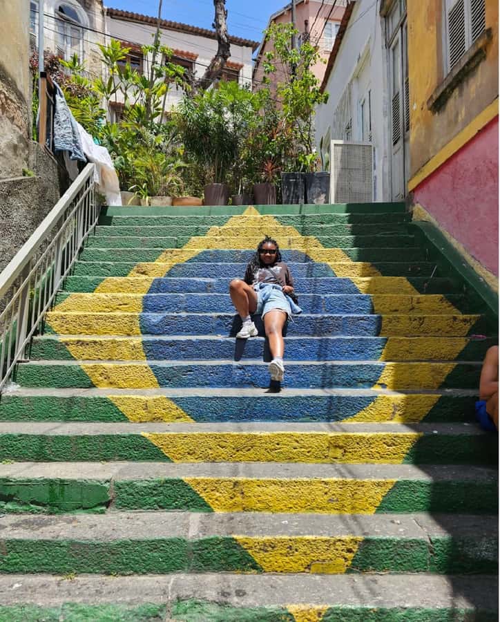 BEST LOCAL FRIEND FOREVER - Customized Tour with a Carioca - Street food, bars, samba, and football