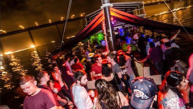 Boat Party by Night in Rio de Janeiro Admission & Transfer - Who will enjoy this Rio boat party?