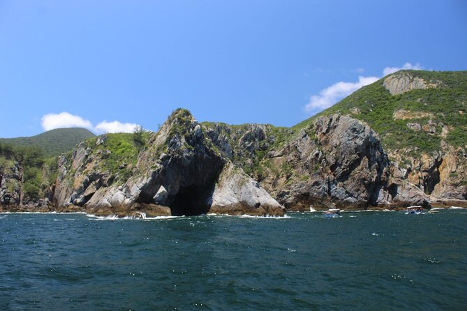 Boat Tour in Arraial do Cabo - The social side of a boat carrying up to 77 people