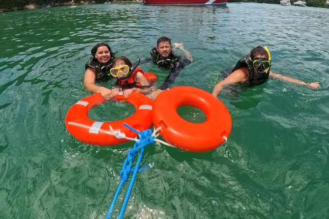 Bombinhas + Snorkel by Zimbros Ecotour - Snorkeling at Sepultura or Biguá