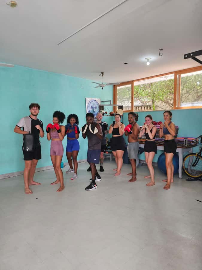 BOXE CLASS - EX BAHIAN CHAMPION (SALVADOR-BA) - The first lesson: stance and footwork