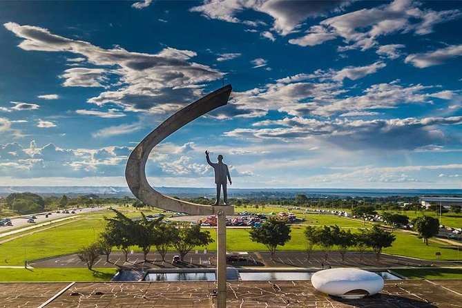 Brasilia Sightseeing - Congress and the Square of the Three Powers