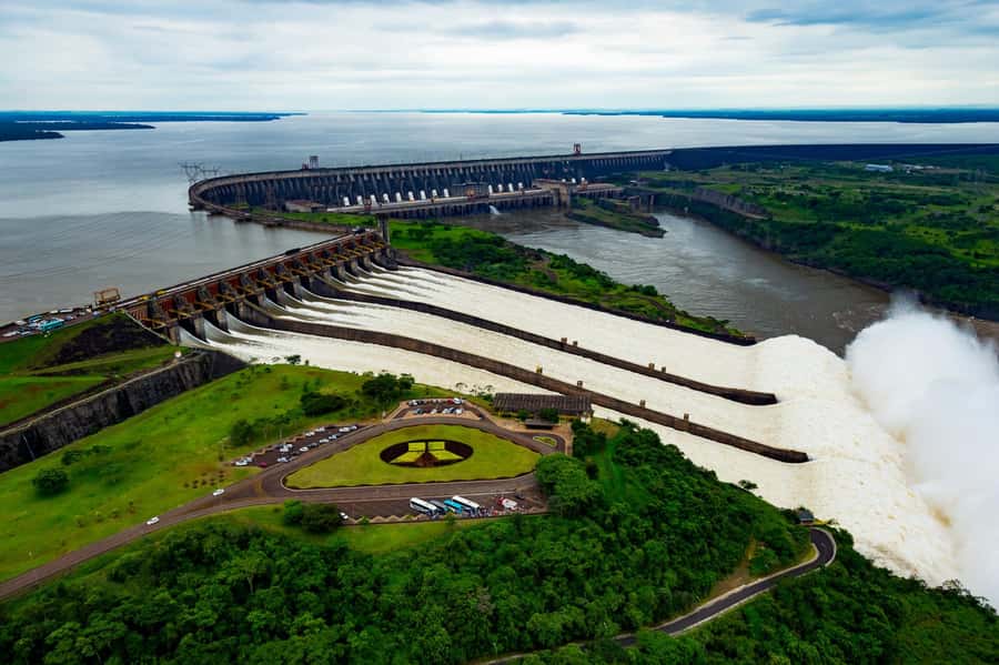 Brazilian Falls, Bird Park and Itaipu Dam - Why this one-day plan works