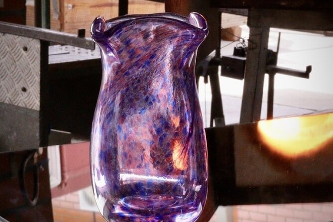 Breath Experience - Following the crystal from hot glass to finished vessel