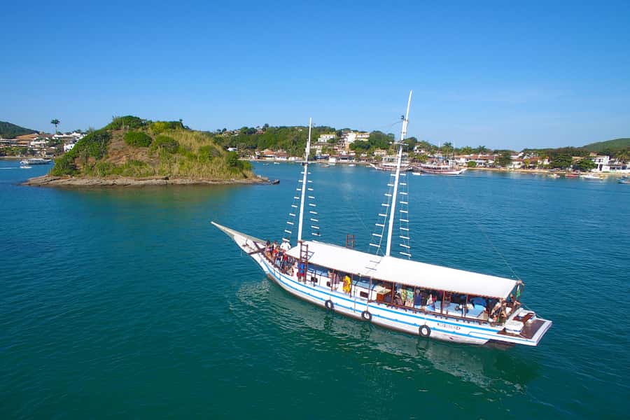 Búzios 2.5-Hour Schooner Boat Experience - Why a schooner is a good way to see Búzios