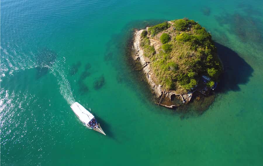 Búzios 2.5-Hour Schooner Boat Experience - Bone, Azeda, and Azedinha Beaches from the water
