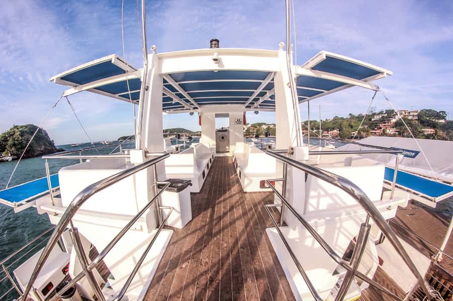 Búzios: Catamaran Boat Tour - Why this catamaran tour makes sense in Búzios
