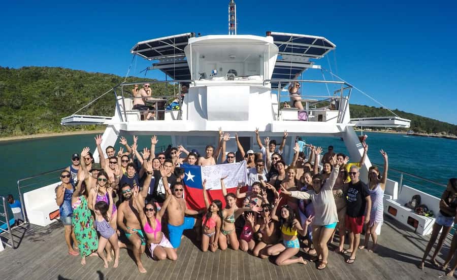 Búzios: Catamaran Boat Tour - What to bring and what to arrange