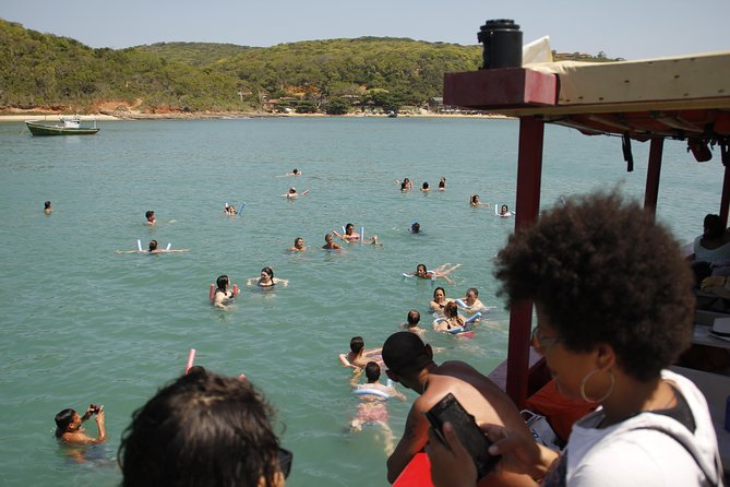 Búzios Full day: Boat and Trolley Tour with Lunch from Cabo Frio - João Fernandes for calm water and beach services