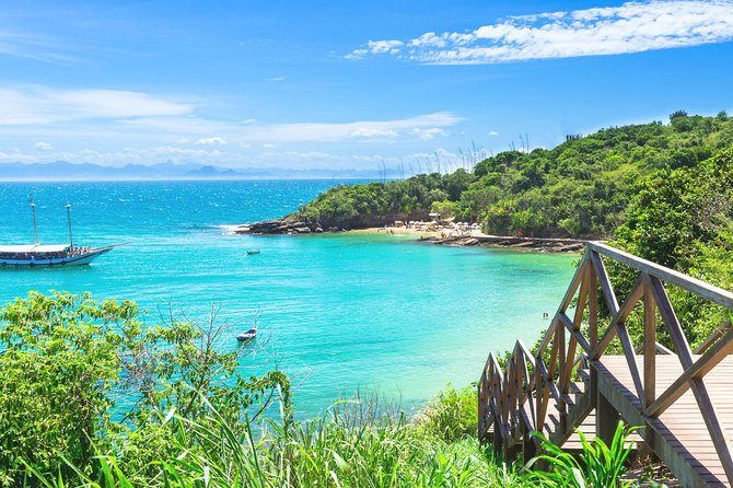Búzios - João Fernandes Beach brings an easy first look at Búzios
