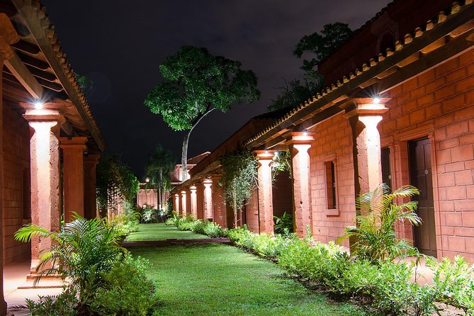 By Night Puerto Iguazu with Argentinian Restaurant Guamini Misión - One Hour at the Puerto Iguazú Duty Free Mall