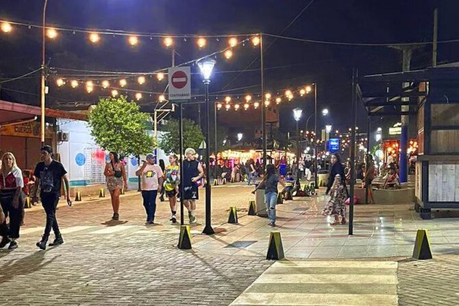 By Night Puerto Iguazu with Argentinian Restaurant Guamini Misión - What the Evening Feels Like in Practice