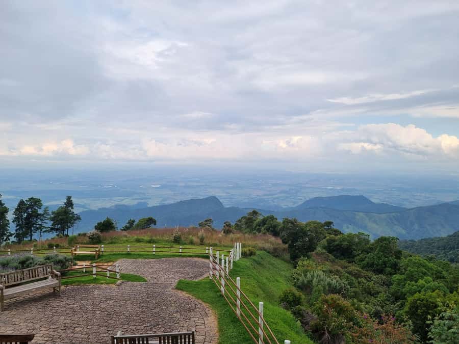 Campos do Jordão: Private 8 Hour Tour - Itapeva Peak and the Paraíba Valley view