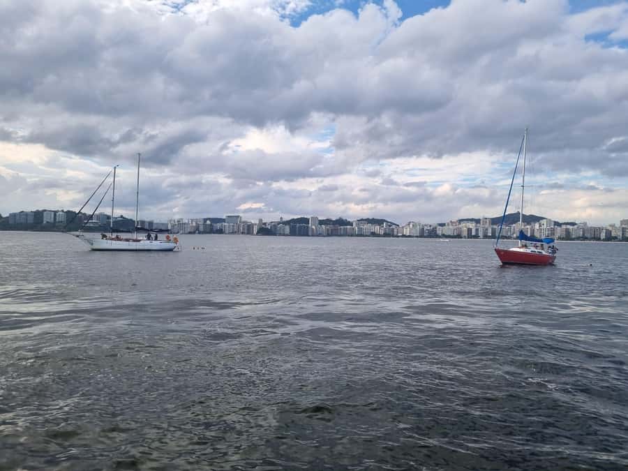 Cariocando de Veleiro no Rio de Janeiro - Returning Through Icaraí and Niterói