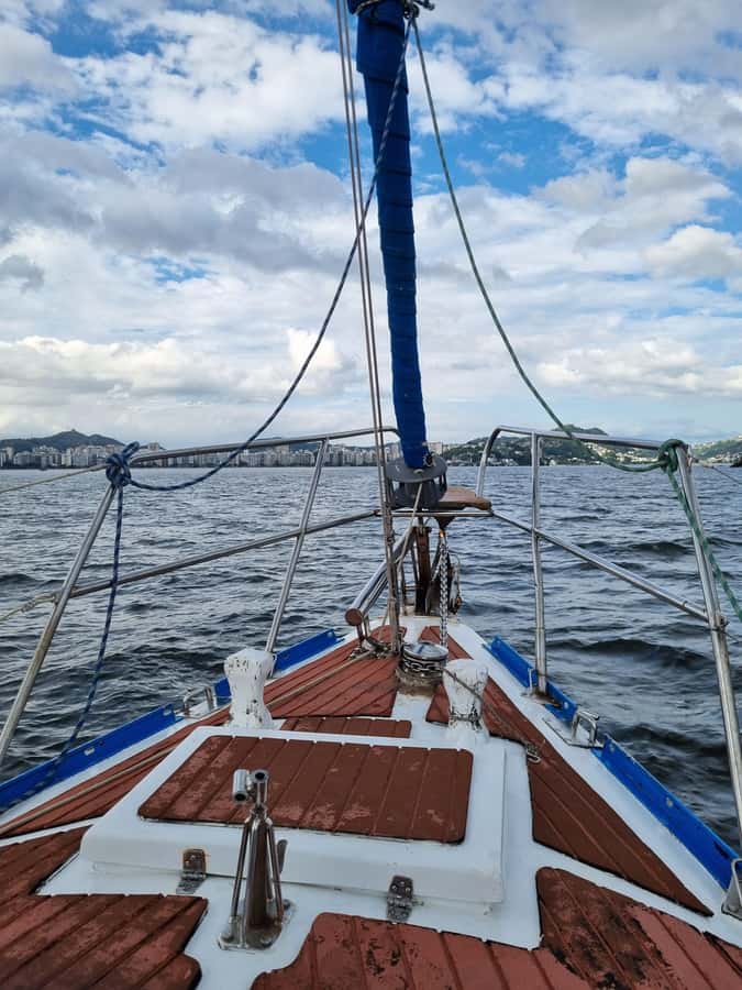 Cariocando de Veleiro no Rio de Janeiro - The Optional Floating-Restaurant Happy Hour