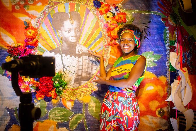 Carnaval Party Tour and Samba Class in Rio with Transfer - Seeing costumes and floats at Cidade do Samba