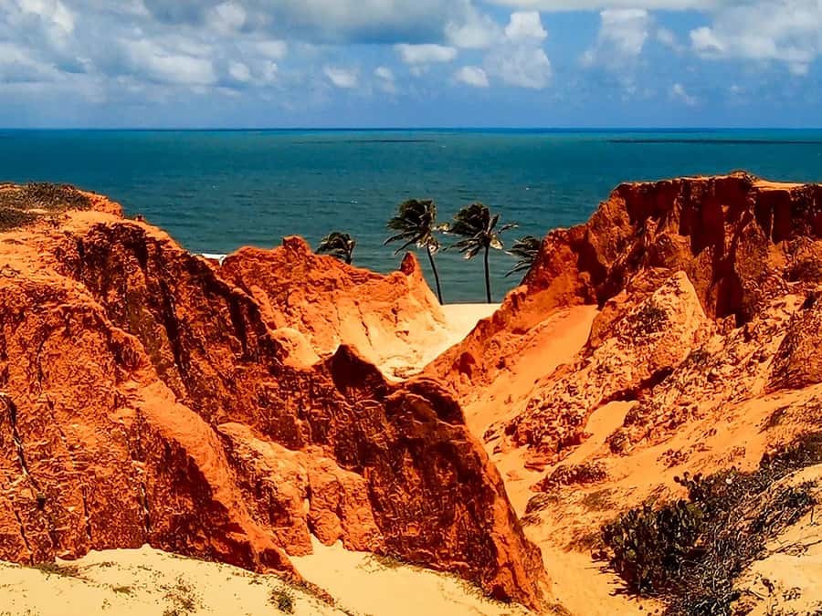 Ceará Beaches in one day - Morro Branco and its striped cliffs