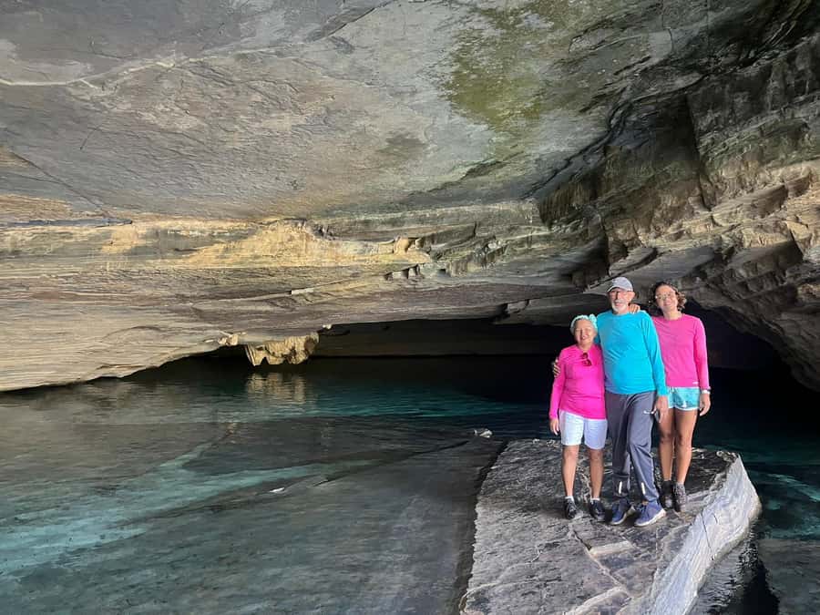Chapada Highlights: Caves, Pratinha and Camel Hill - Gruta Azul and the afternoon light show